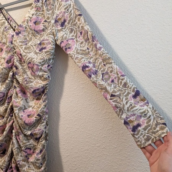 H&M Floral Ruched Long Sleeve Dress
NWOT - Picture 4 of 4